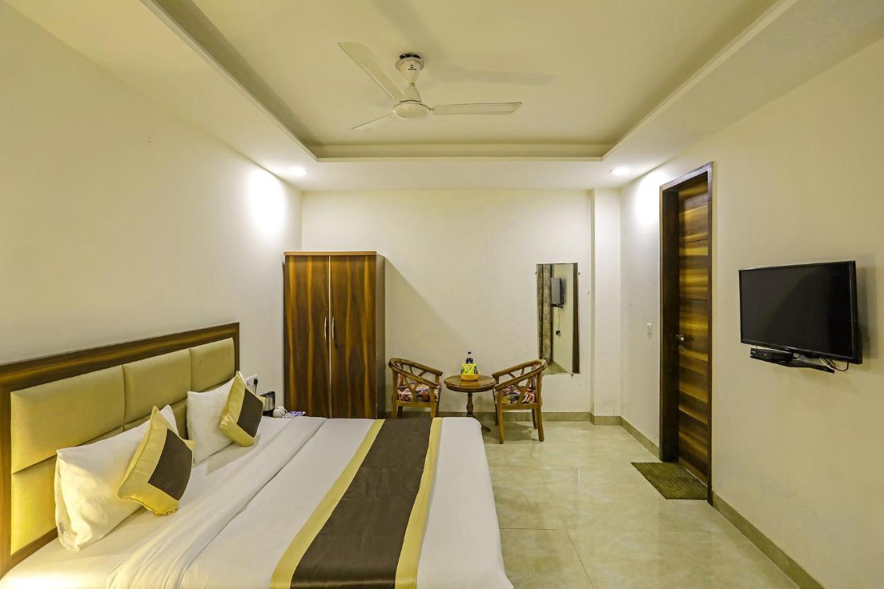 Fabhotel White House Bnb - Nr Yashobhoomi Convention Centre Delhi  Eksteriør bilde