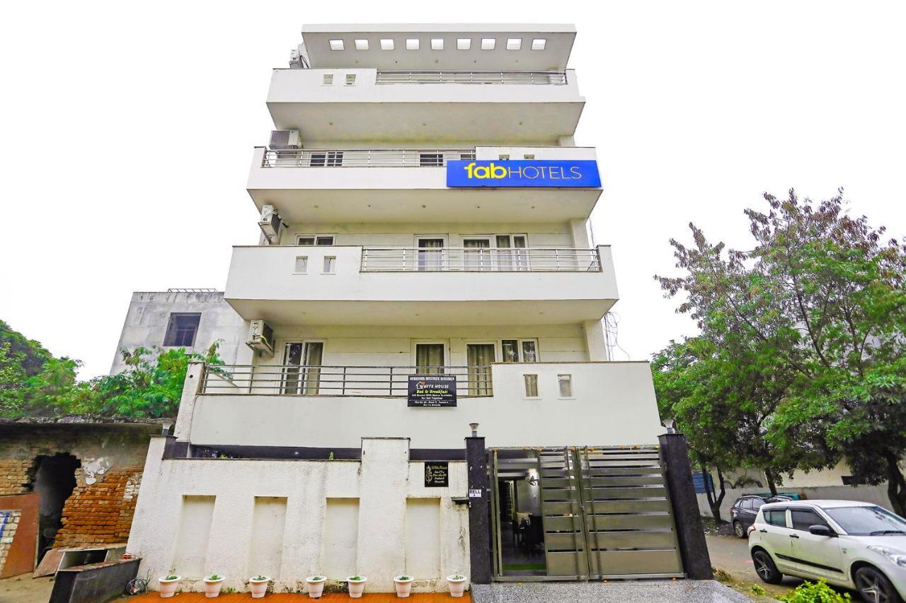 Fabhotel White House Bnb - Nr Yashobhoomi Convention Centre Delhi  Eksteriør bilde