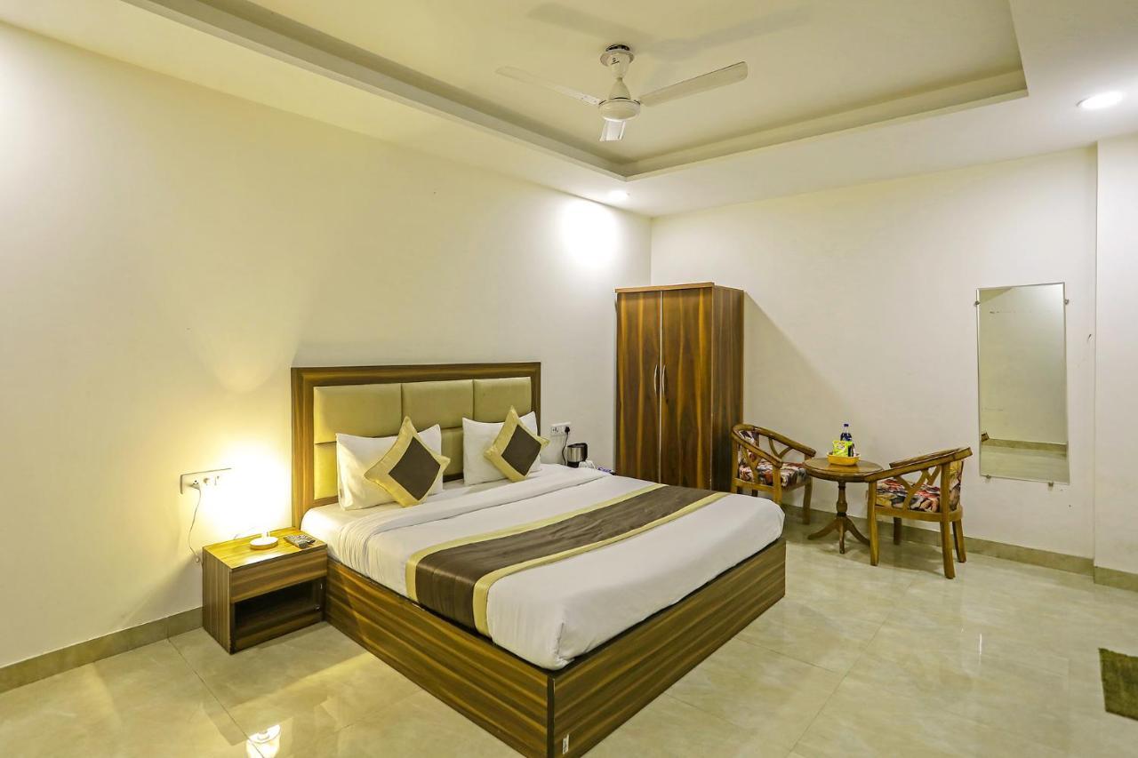 Fabhotel White House Bnb - Nr Yashobhoomi Convention Centre Delhi  Eksteriør bilde