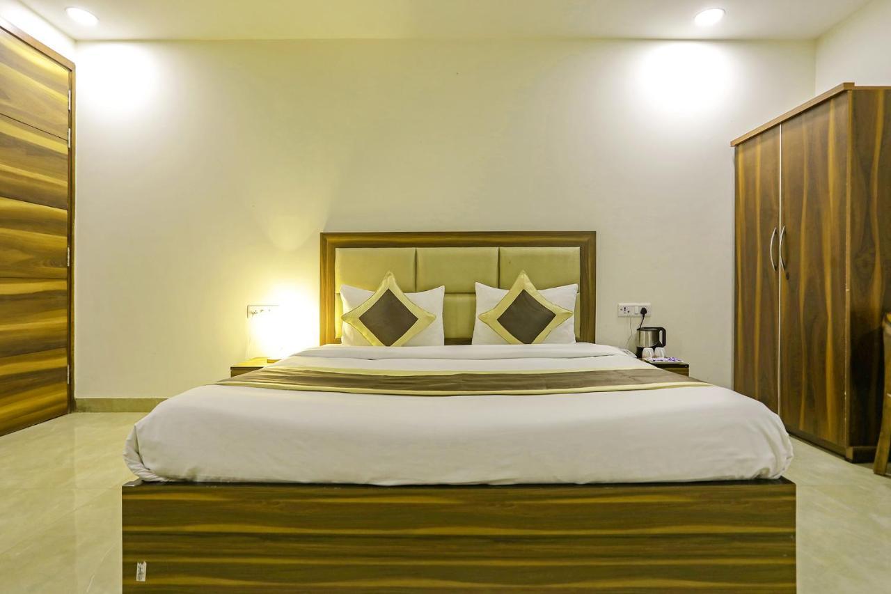 Fabhotel White House Bnb - Nr Yashobhoomi Convention Centre Delhi  Eksteriør bilde