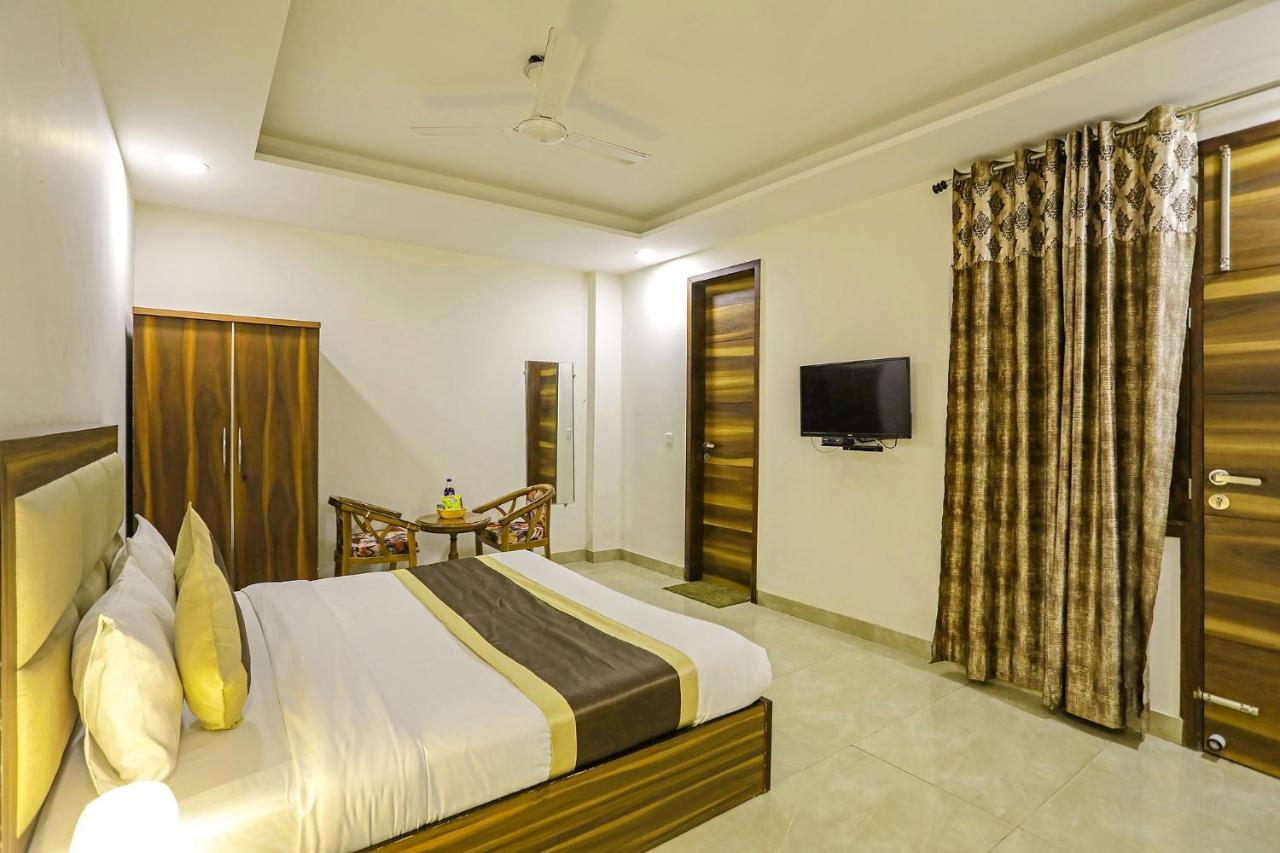 Fabhotel White House Bnb - Nr Yashobhoomi Convention Centre Delhi  Eksteriør bilde