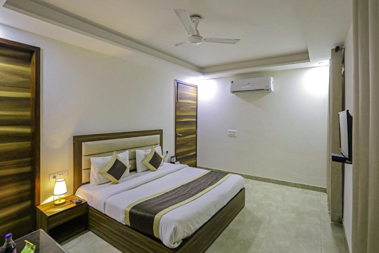 Fabhotel White House Bnb - Nr Yashobhoomi Convention Centre Delhi  Eksteriør bilde