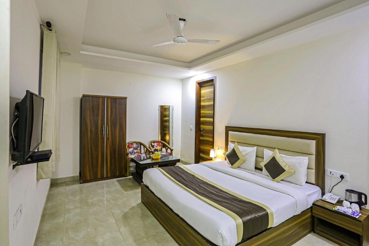 Fabhotel White House Bnb - Nr Yashobhoomi Convention Centre Delhi  Eksteriør bilde