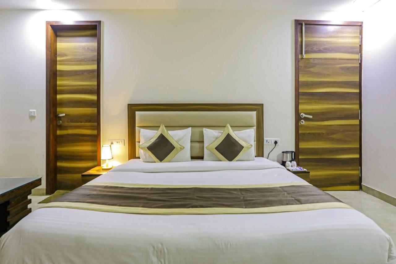 Fabhotel White House Bnb - Nr Yashobhoomi Convention Centre Delhi  Eksteriør bilde